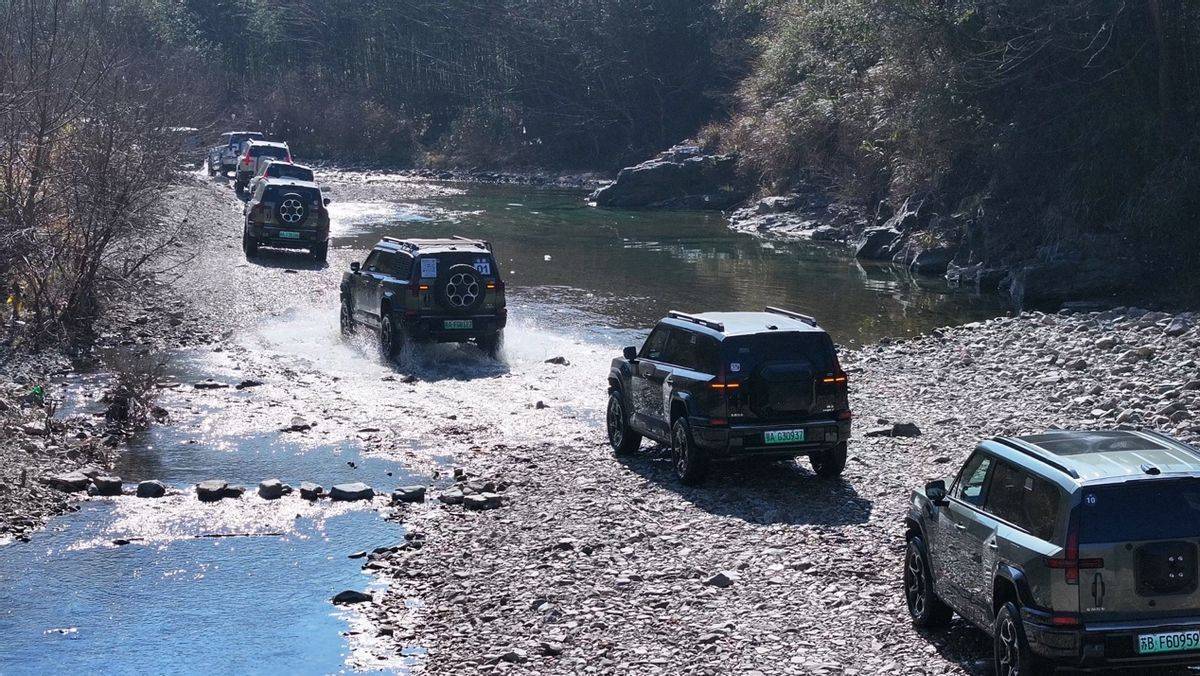 高速大别山露营自驾直接“爽感拉满”新葡京首批穿越！猛士车队自驾和襄新(图3)